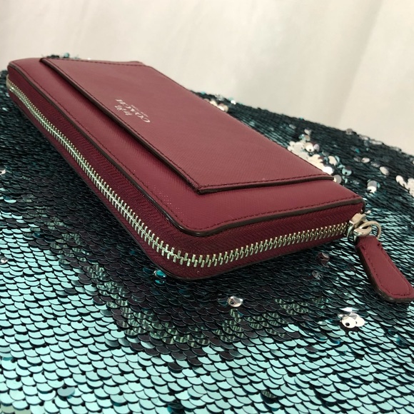 Coach like new burgundy leather zip wallet - Picture 2 of 5